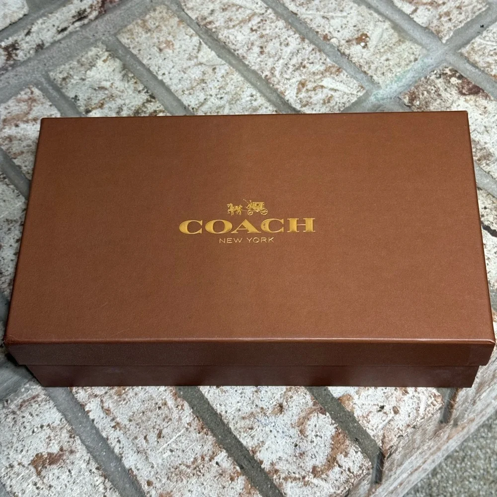 Coach Black Patent Leather Kitten Heels Pointed Toe Size 8.5 Brand New in Box - Picture 8 of 8